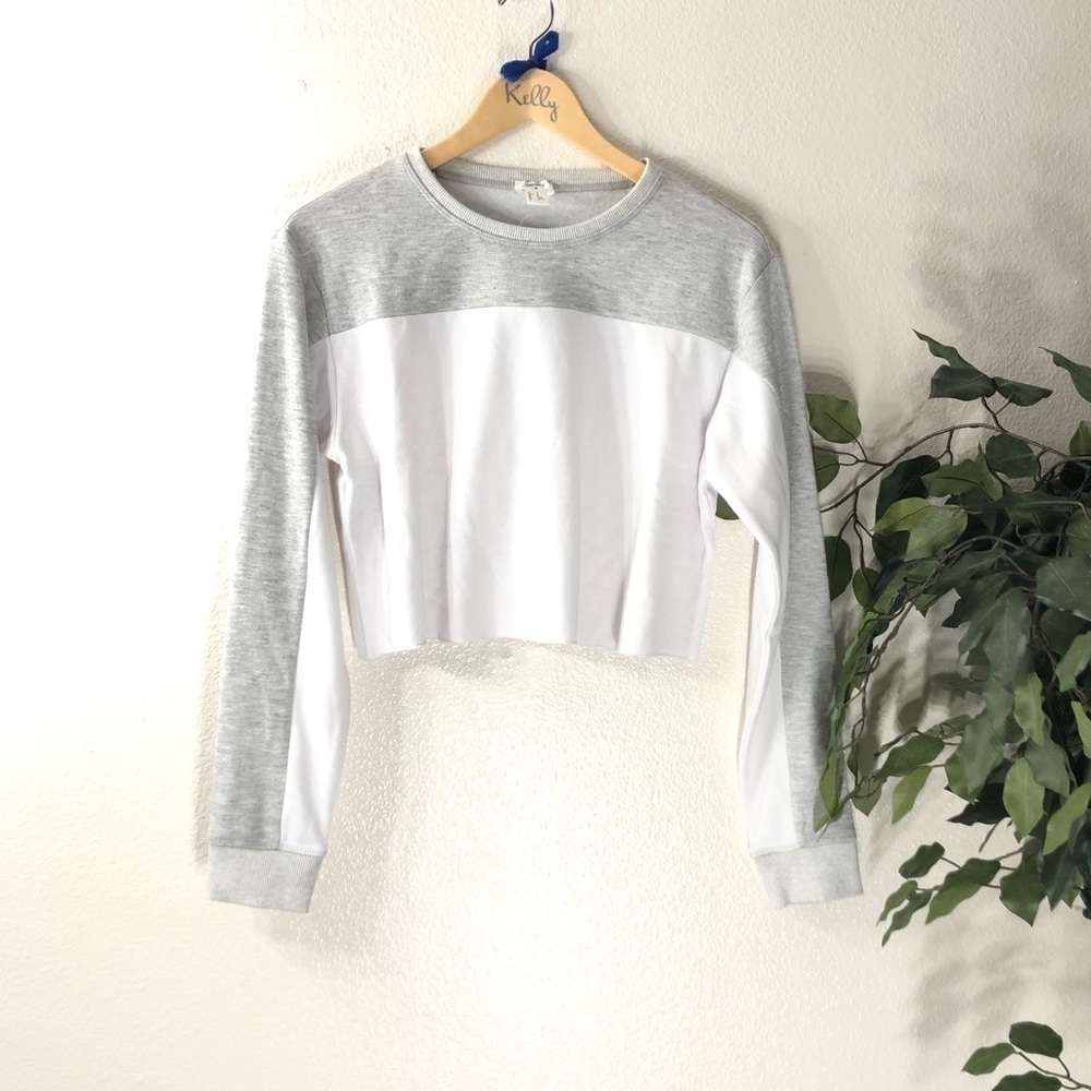 NWOT Forever 21 Cropped 2 Tone Sweatershirt
